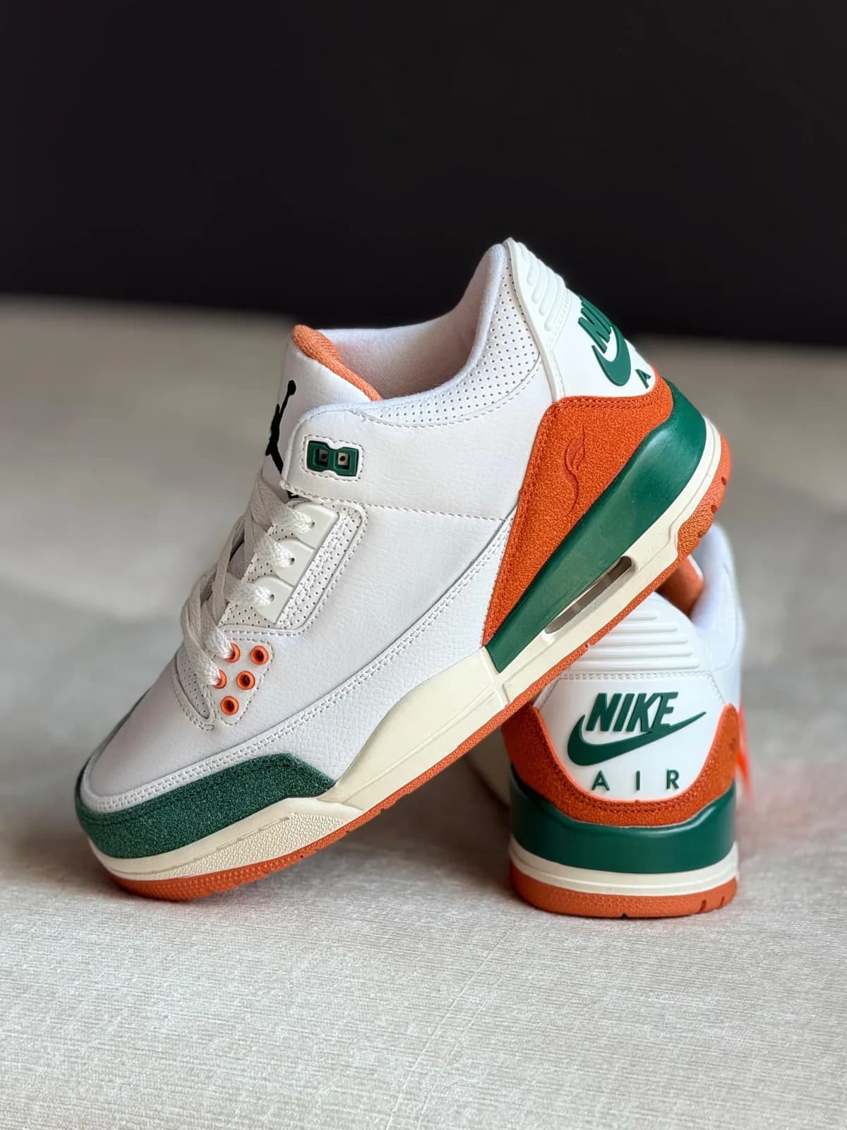JORDAN RETRO 3 BLANCA NARANJA