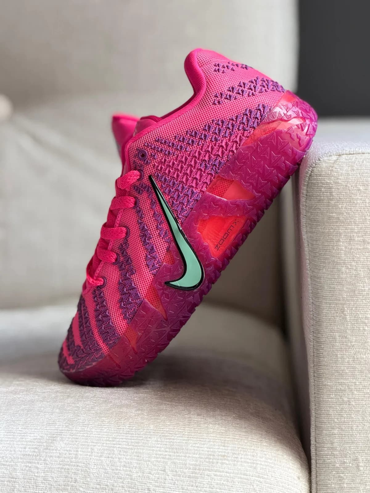 NIKE JA FUCSIA